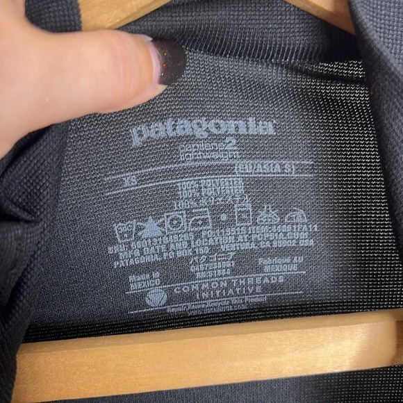 Patagonia Capilene 2 Lightweight Black 1/4 zip Thermal Pullover - Picture 13 of 14